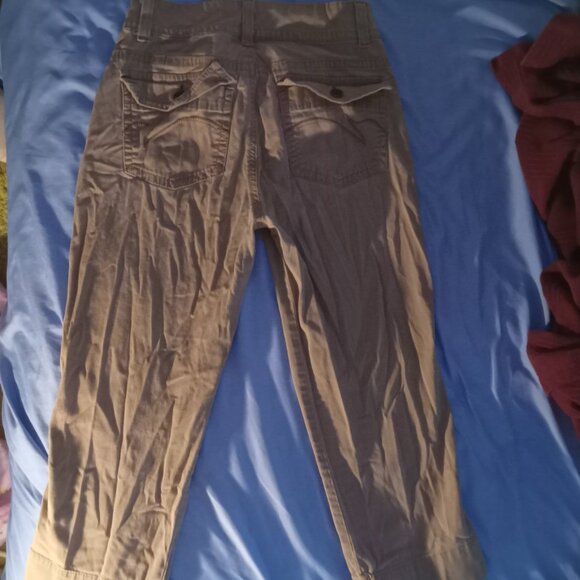 Tan Capri pants with flared leg - Picture 2 of 3